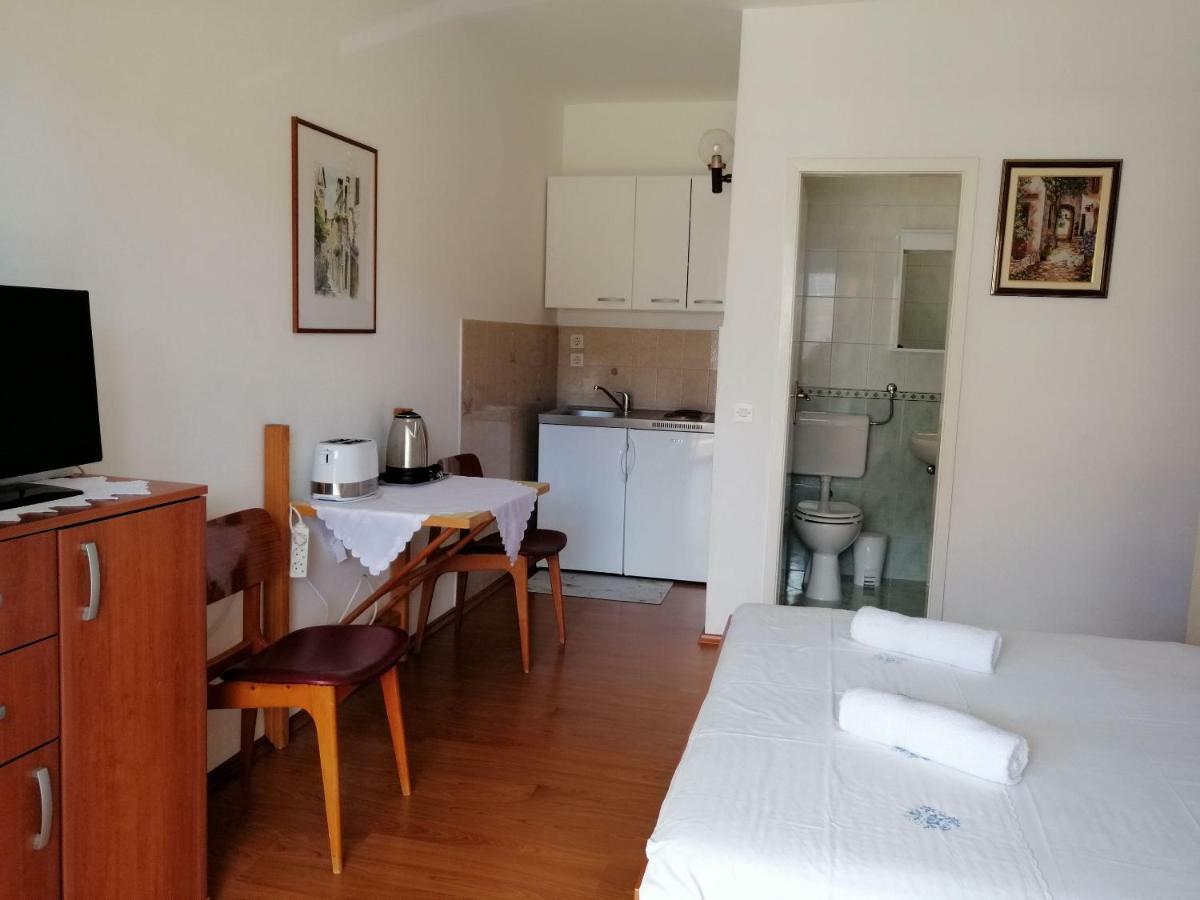 Apartments Emmas Studio Stari Grad  Exterior foto