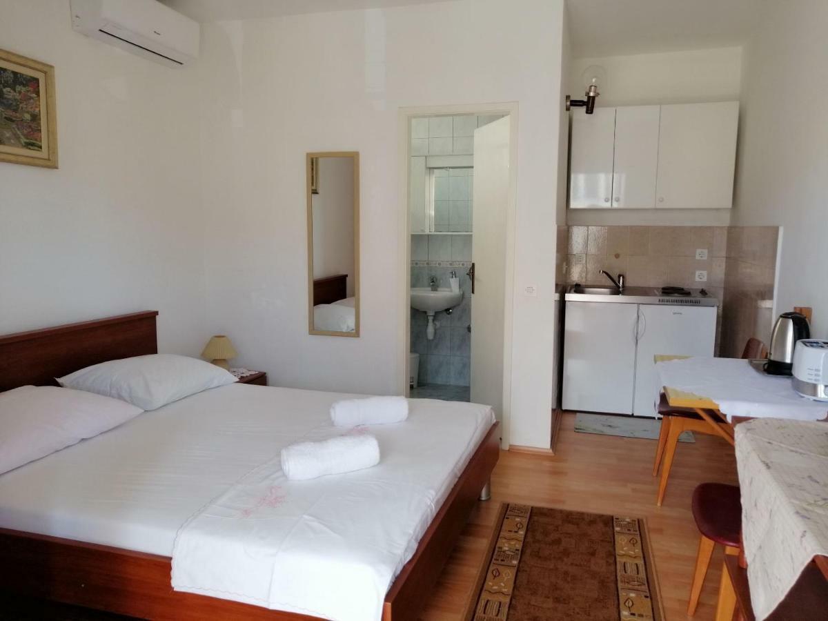 Apartments Emmas Studio Stari Grad  Exterior foto